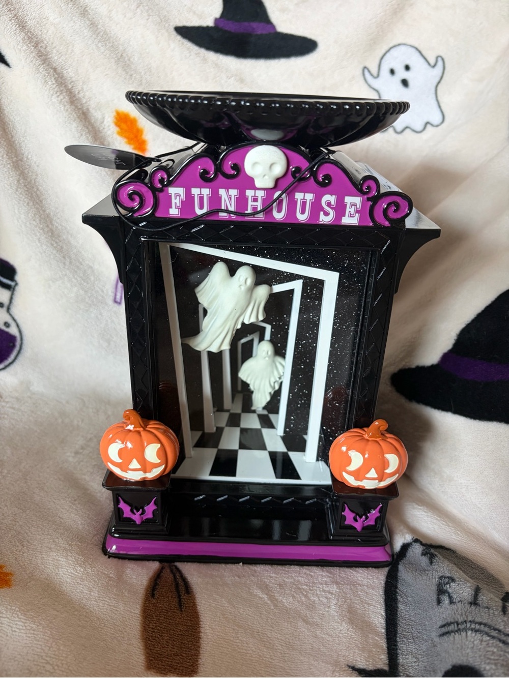 Funhouse Halloween Ghost Light-Up Pedestal - Bath and Body Works US Exclusive